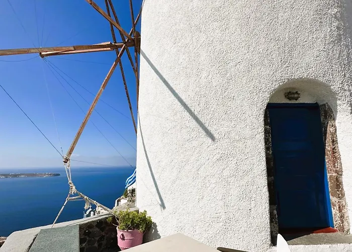 Lioyerma Windmill Villa With Outdoor Hot Tub