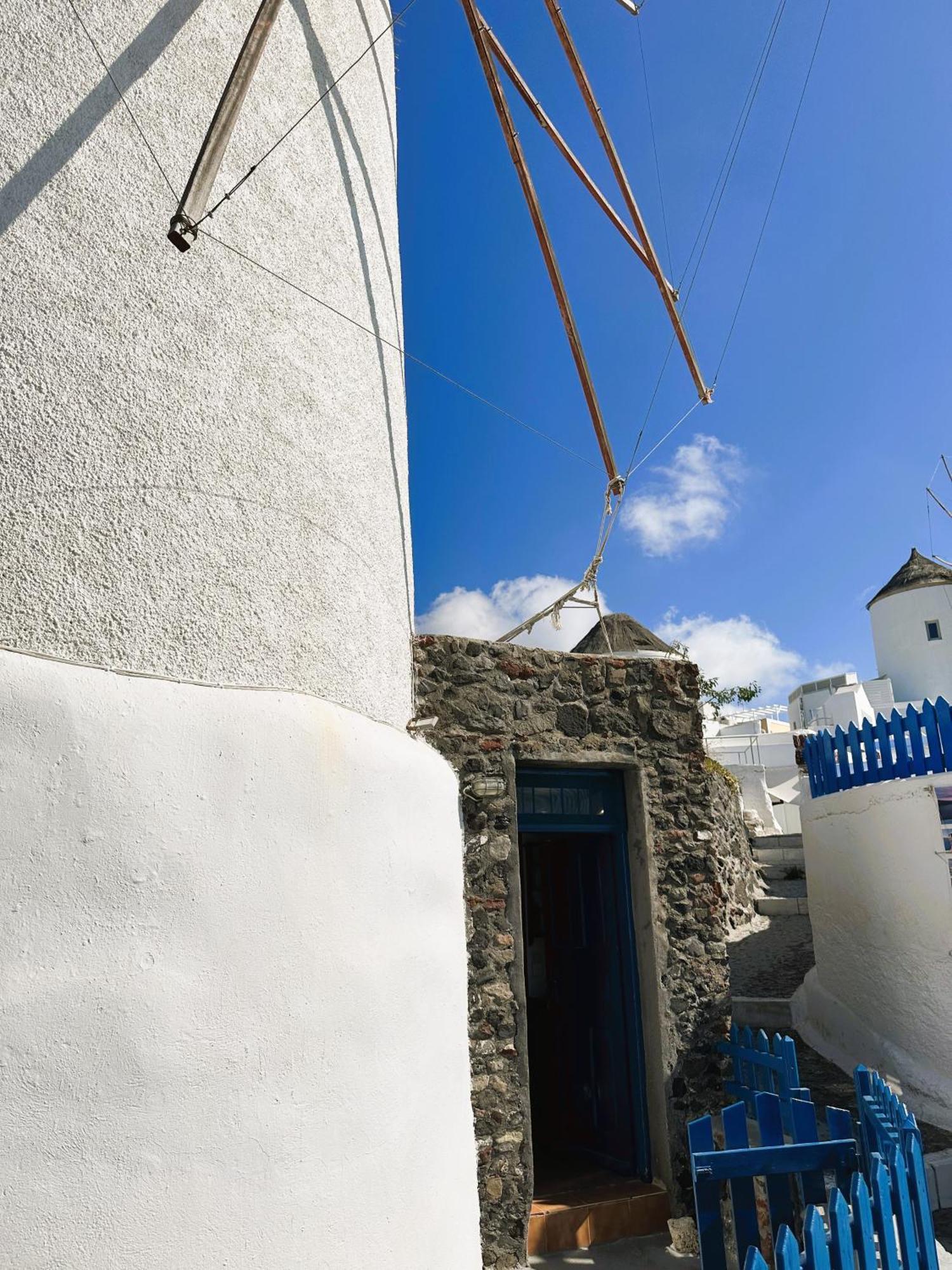 Lioyerma Windmill With Outdoor Hot Tub Apartment Ia