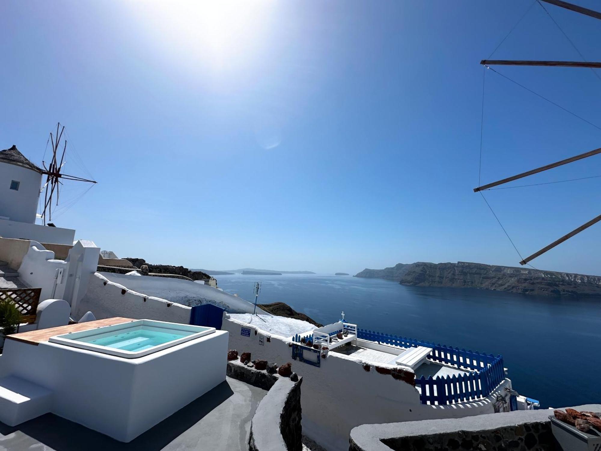 Lioyerma Windmill With Outdoor Hot Tub Apartment Ia